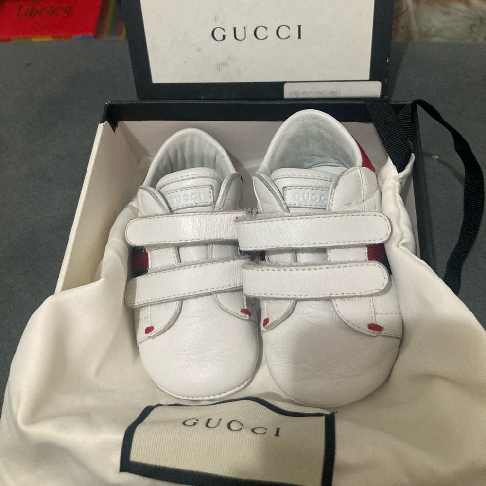 Gucci baby pre walker shoes